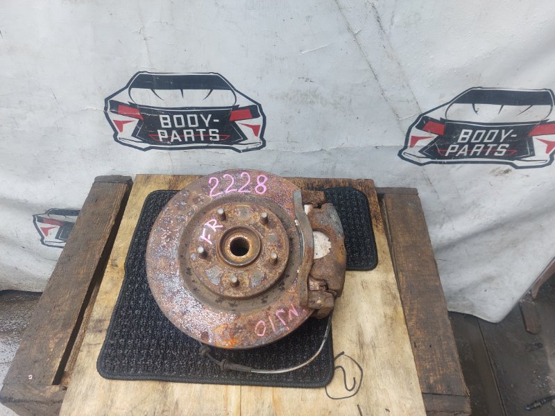 Ступица правая передняя NISSAN DUALIS KNJ10 1 ракурс