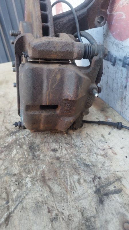 Ступица правая передняя NISSAN DUALIS NJ10 MR20 3 ракурс