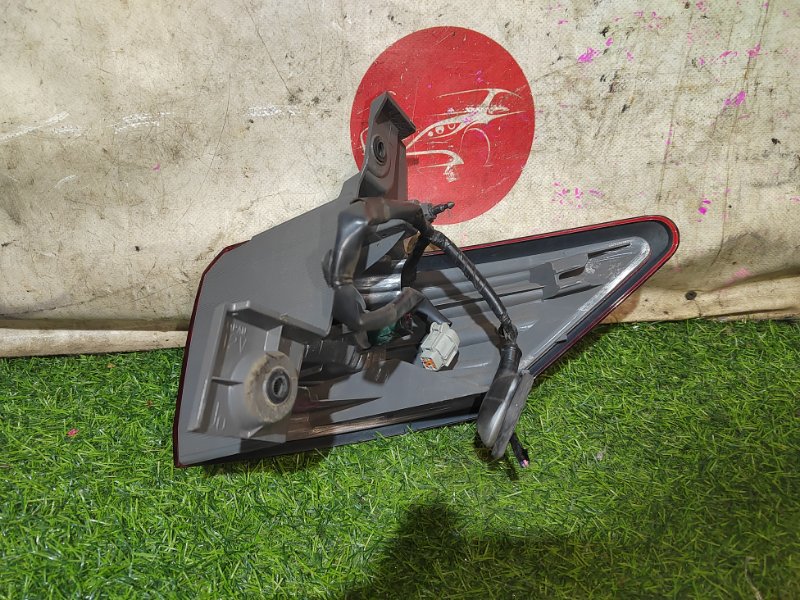 Стоп-сигнал левый задний NISSAN ELGRAND pne52 VQ35 8959, 8960 4 ракурс