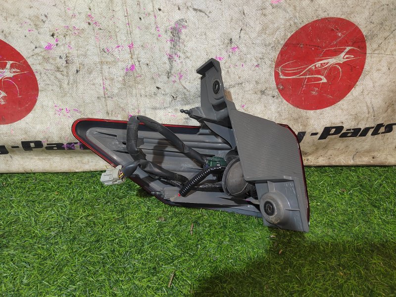 Стоп-сигнал правый задний NISSAN ELGRAND pne52 VQ35 8959, 8960 4 ракурс