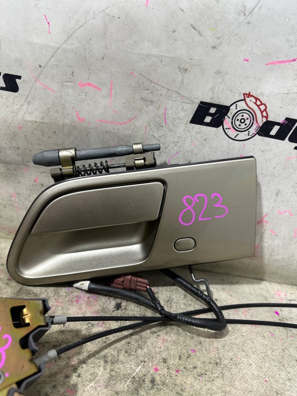 Ручка двери левая передняя NISSAN ELGRAND NE51 4 ракурс