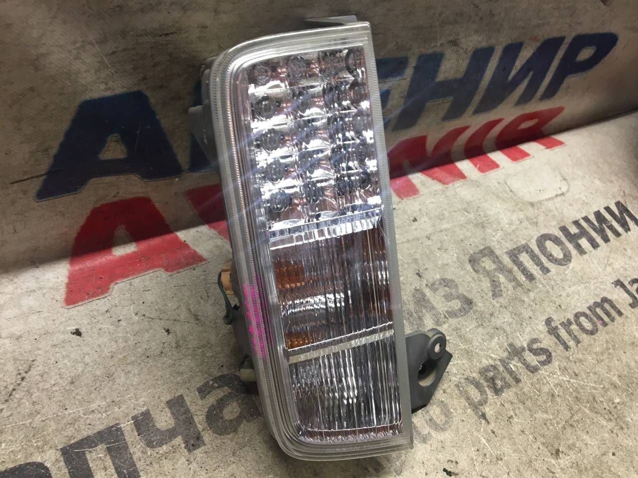 Стоп-сигнал левый задний NISSAN ELGRAND PE52, PNE52, TE52, TNE52 8960 2 ракурс