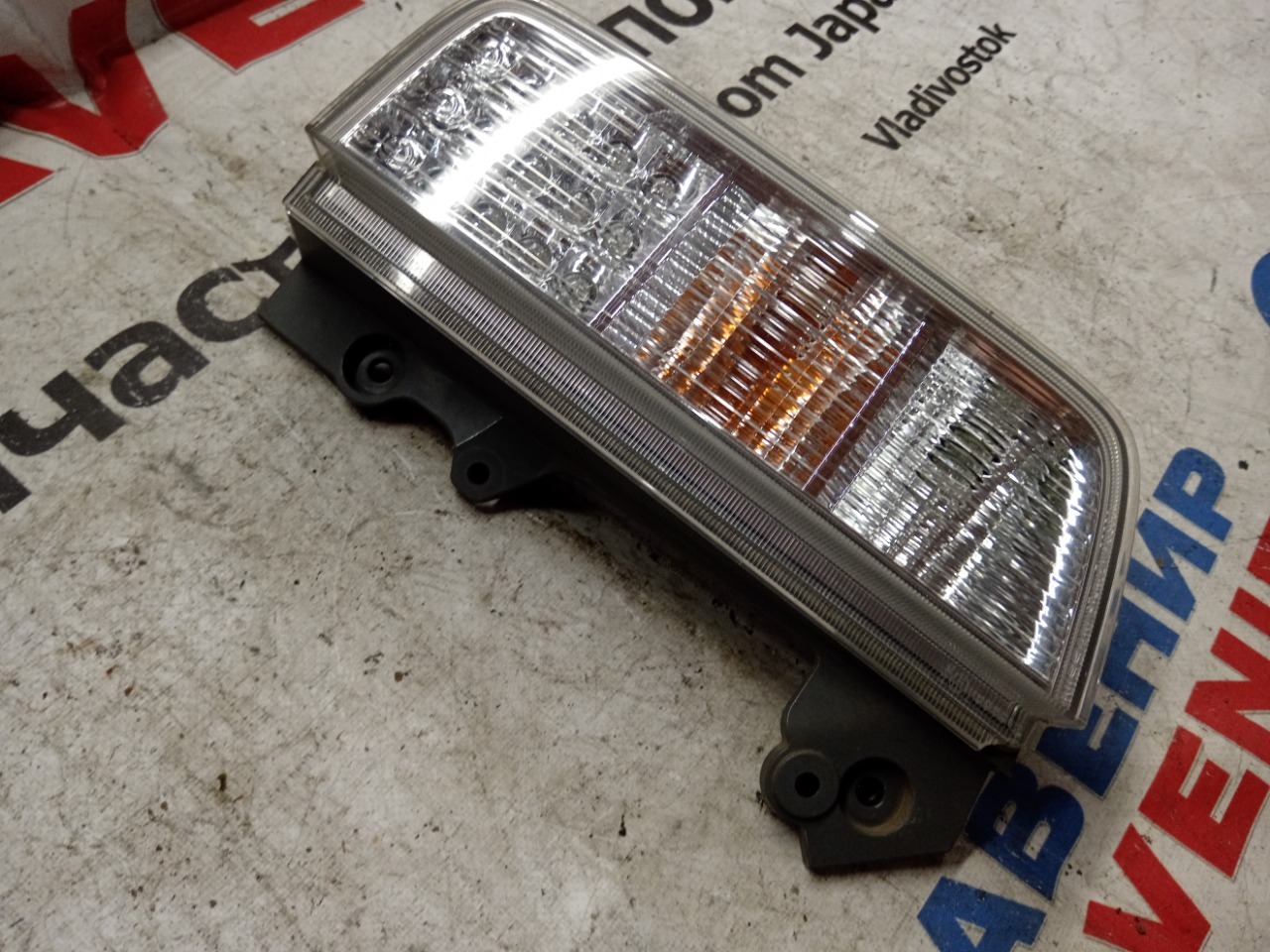 Стоп-сигнал левый задний NISSAN ELGRAND PE52, PNE52, TE52, TNE52 8960 3 ракурс