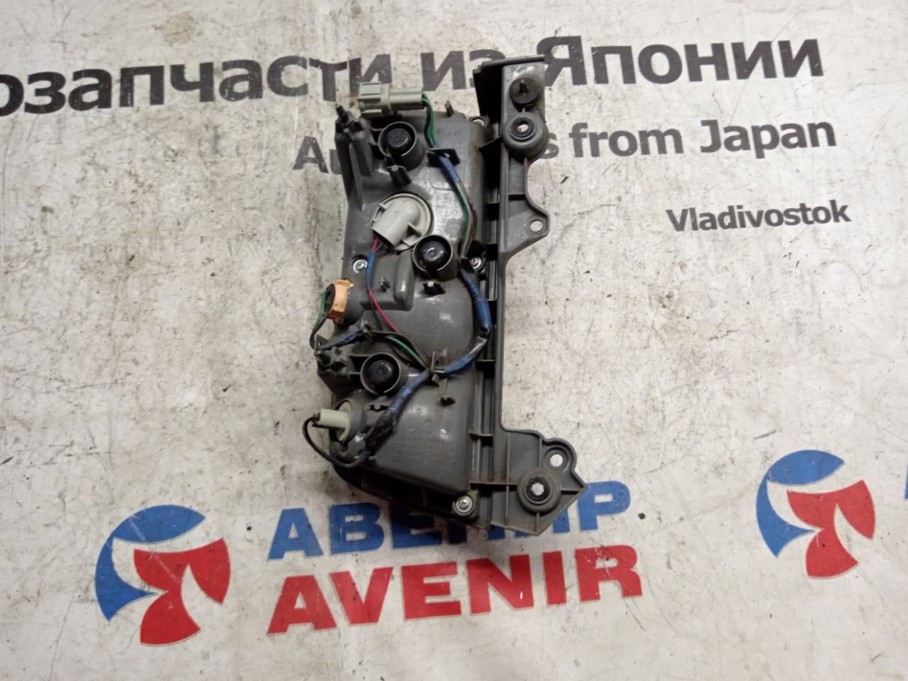 Стоп-сигнал левый задний NISSAN ELGRAND PE52, PNE52, TE52, TNE52 8960 4 ракурс