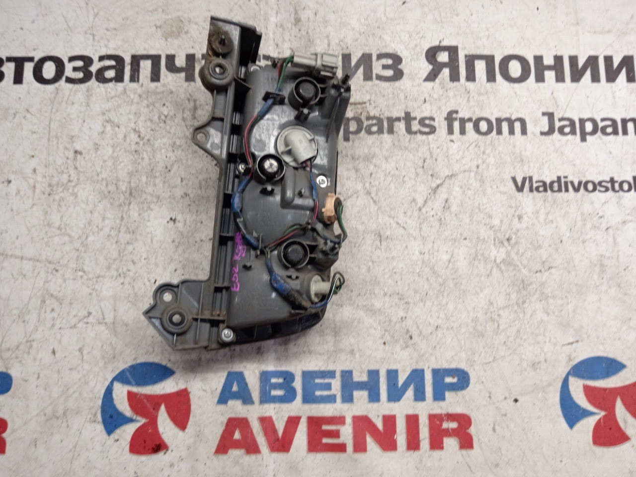 Стоп-сигнал левый задний NISSAN ELGRAND PE52, PNE52, TE52, TNE52 8960 4 ракурс