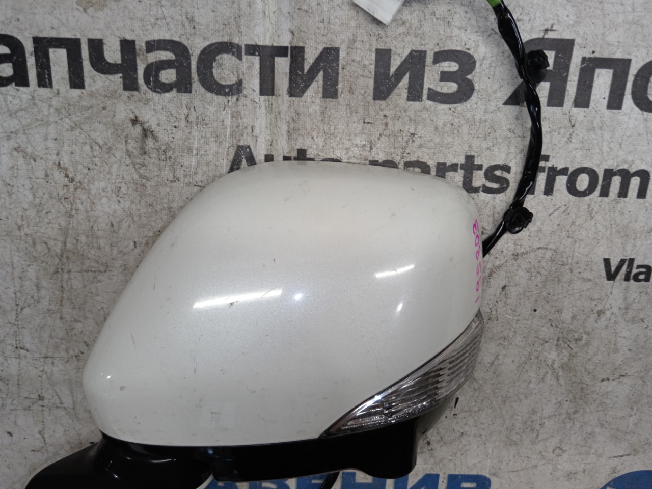 Зеркало левое переднее NISSAN ELGRAND PE52, PNE52, TE52, TNE52 3 ракурс