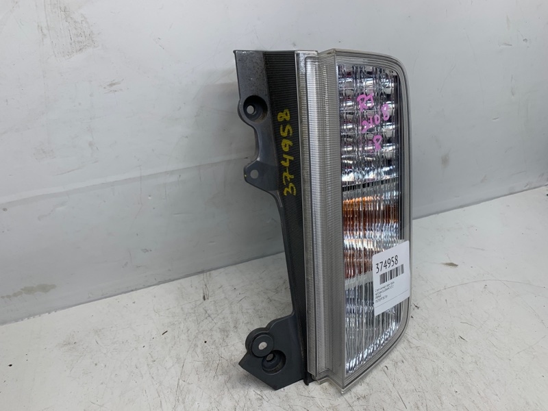 Стоп-сигнал правый задний NISSAN ELGRAND E52 P8960 2 ракурс