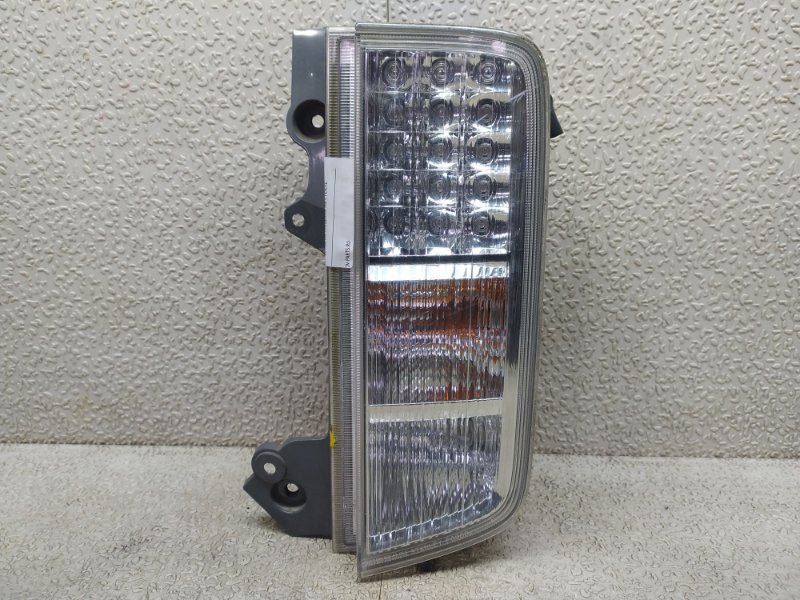 Стоп-сигнал правый задний NISSAN ELGRAND E52 P8960 1 ракурс