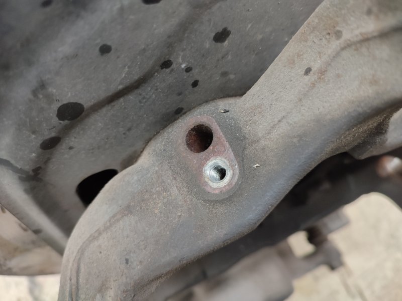 Ступица правая передняя NISSAN DUALIS J10 MR20DE 5 ракурс