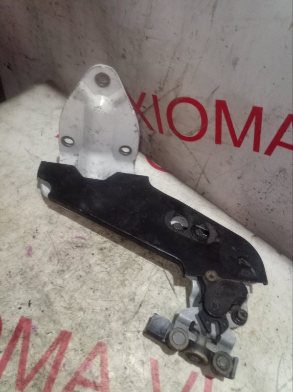 Ролик двери левый задний NISSAN ELGRAND ME51 VQ25DE 82421WL000, 82401WL600, 82411WL200 2 ракурс