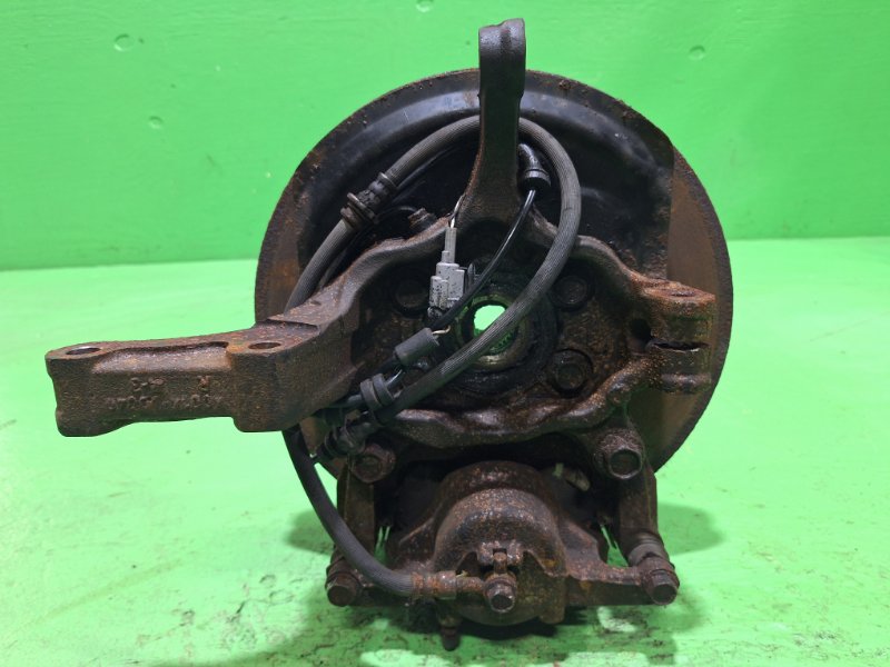 Ступица правая передняя NISSAN DUALIS NJ10 2 ракурс