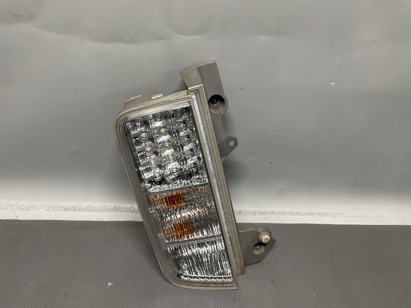Стоп левый задний Nissan ELGRAND TE52, PE52, PNE52, TNE52 QR25 265551JB3A, P8960 5 ракурс
