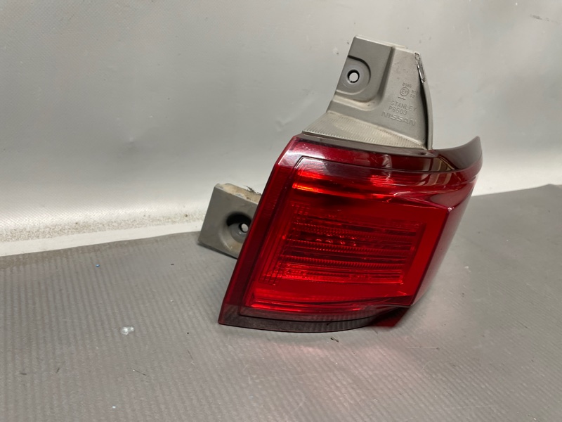 Стоп правый задний Nissan ELGRAND TE52, PE52, PNE52, TNE52 QR25 P8503 2 ракурс