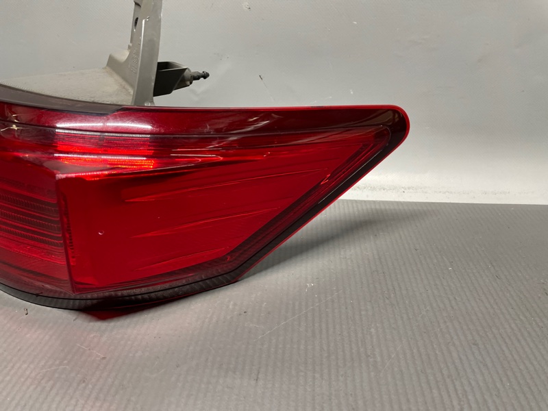 Стоп правый задний Nissan ELGRAND TE52, PE52, PNE52, TNE52 QR25 P8503 3 ракурс