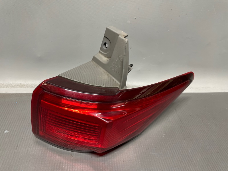 Стоп правый задний Nissan ELGRAND TE52, PE52, PNE52, TNE52 QR25 P8503 4 ракурс