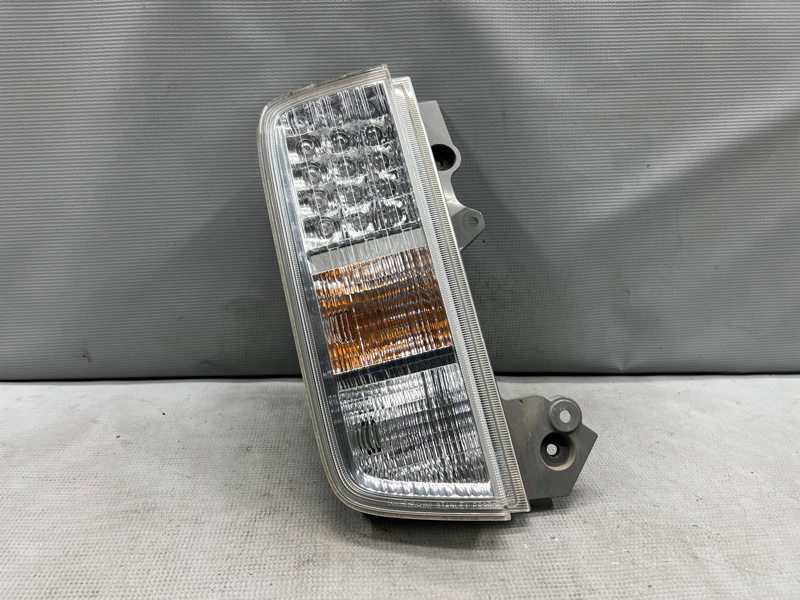Стоп левый задний Nissan ELGRAND TE52, PE52, PNE52, TNE52 QR25 265551JB3A, P8960 1 ракурс