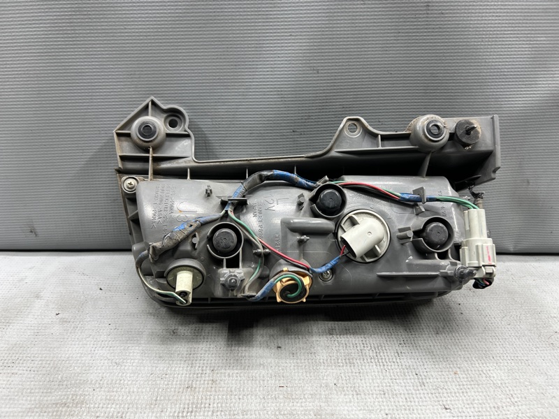 Стоп левый задний Nissan ELGRAND TE52, PE52, PNE52, TNE52 QR25 265551JB3A, P8960 5 ракурс
