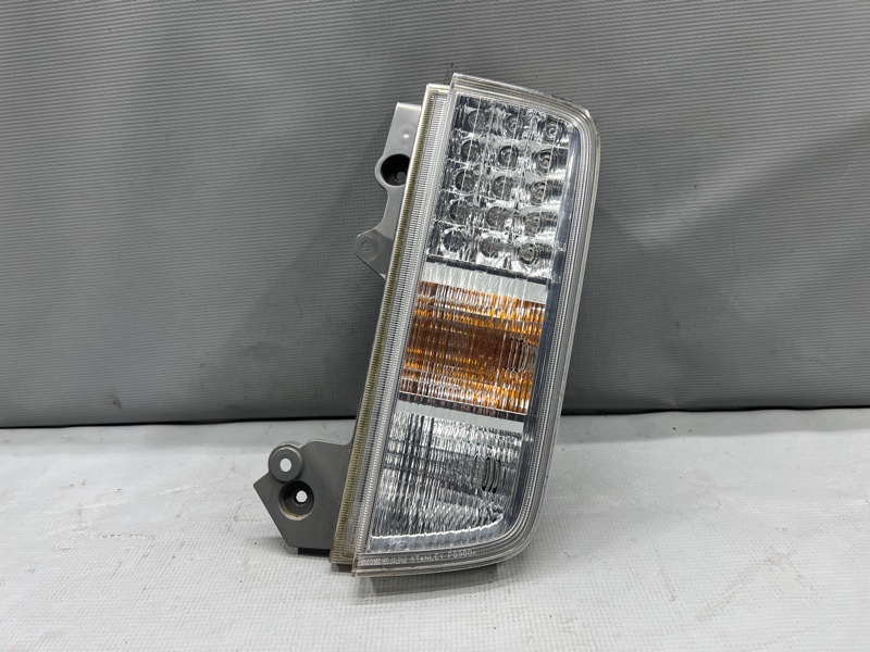 Стоп правый задний Nissan ELGRAND TE52, PE52, PNE52, TNE52 QR25 265501JB3A, P8960 1 ракурс