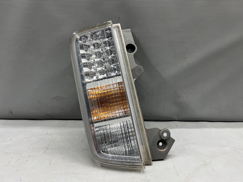 Стоп левый задний Nissan ELGRAND TE52, PE52, PNE52, TNE52 QR25 265551JB3A, P8960 1 ракурс