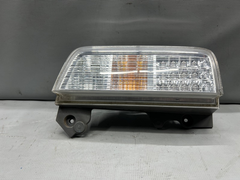 Стоп левый задний Nissan ELGRAND TE52, PE52, PNE52, TNE52 QR25 265551JB3A, P8960 5 ракурс
