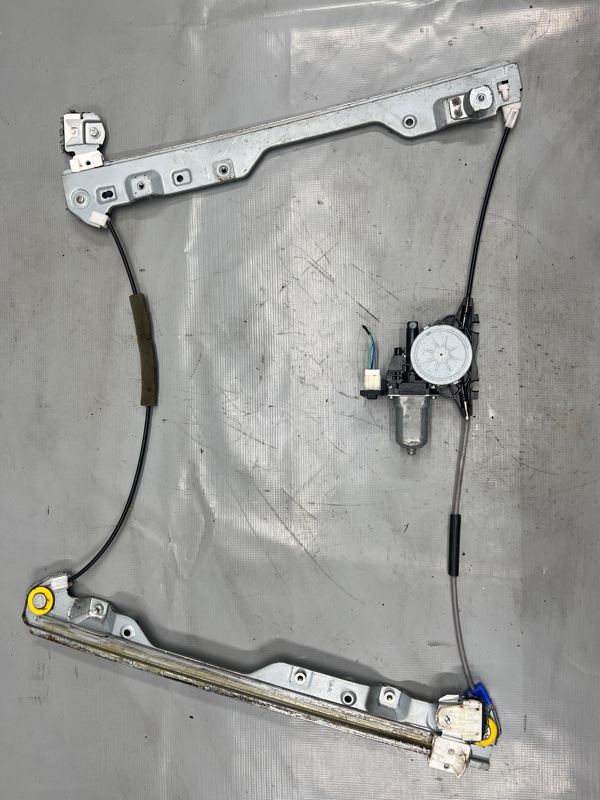 Стеклоподъемник левый передний Nissan ELGRAND PE52, PNE52, TE52, TNE52 80731JM00A 5 ракурс