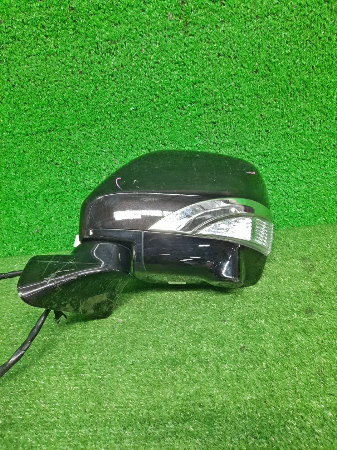 Зеркало левое переднее NISSAN ELGRAND E52 12K 2 ракурс