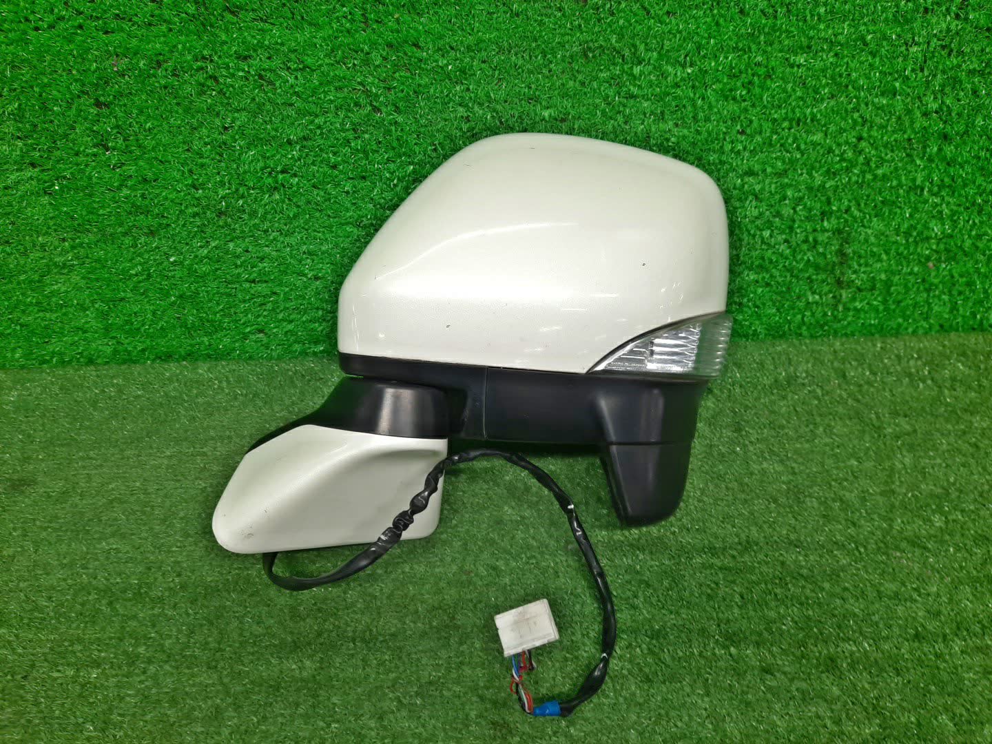 Зеркало левое переднее NISSAN ELGRAND E52 7K 1 ракурс