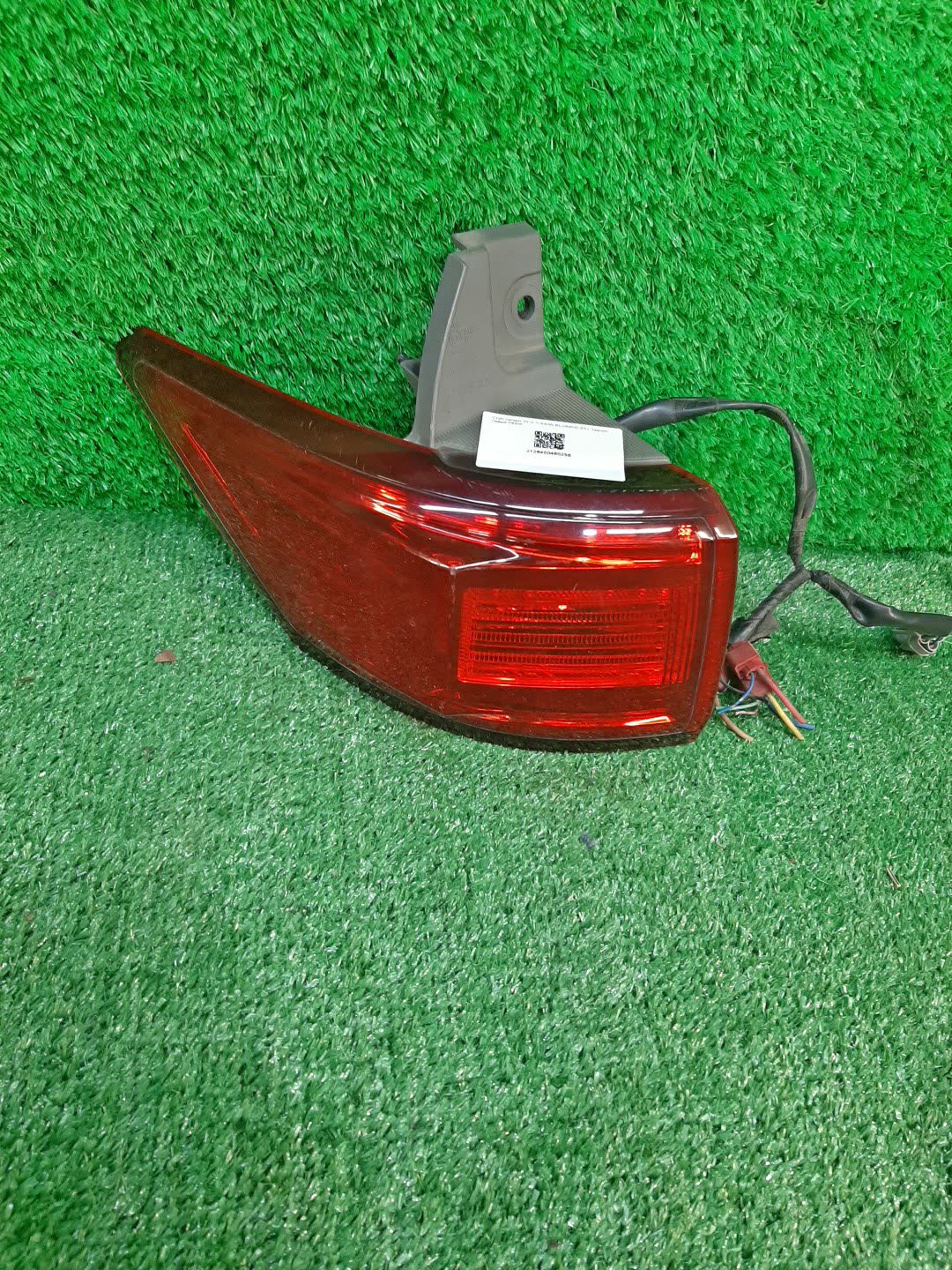 Стоп-сигнал левый задний NISSAN ELGRAND E52 1 ракурс