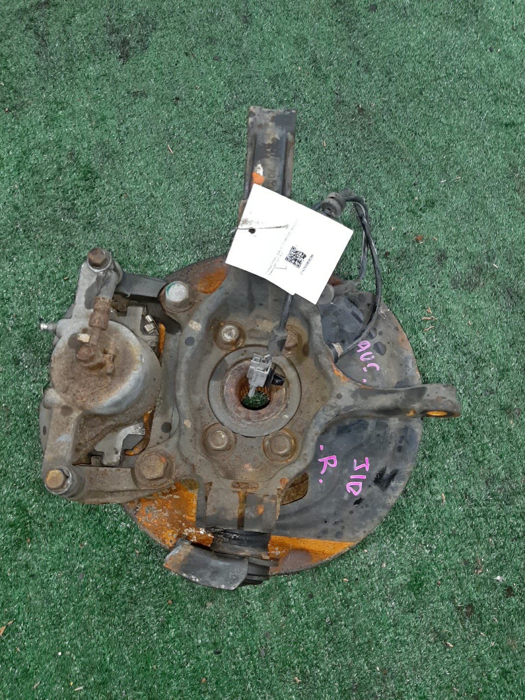 Ступица правая передняя NISSAN DUALIS J10 MR20DE 2 ракурс