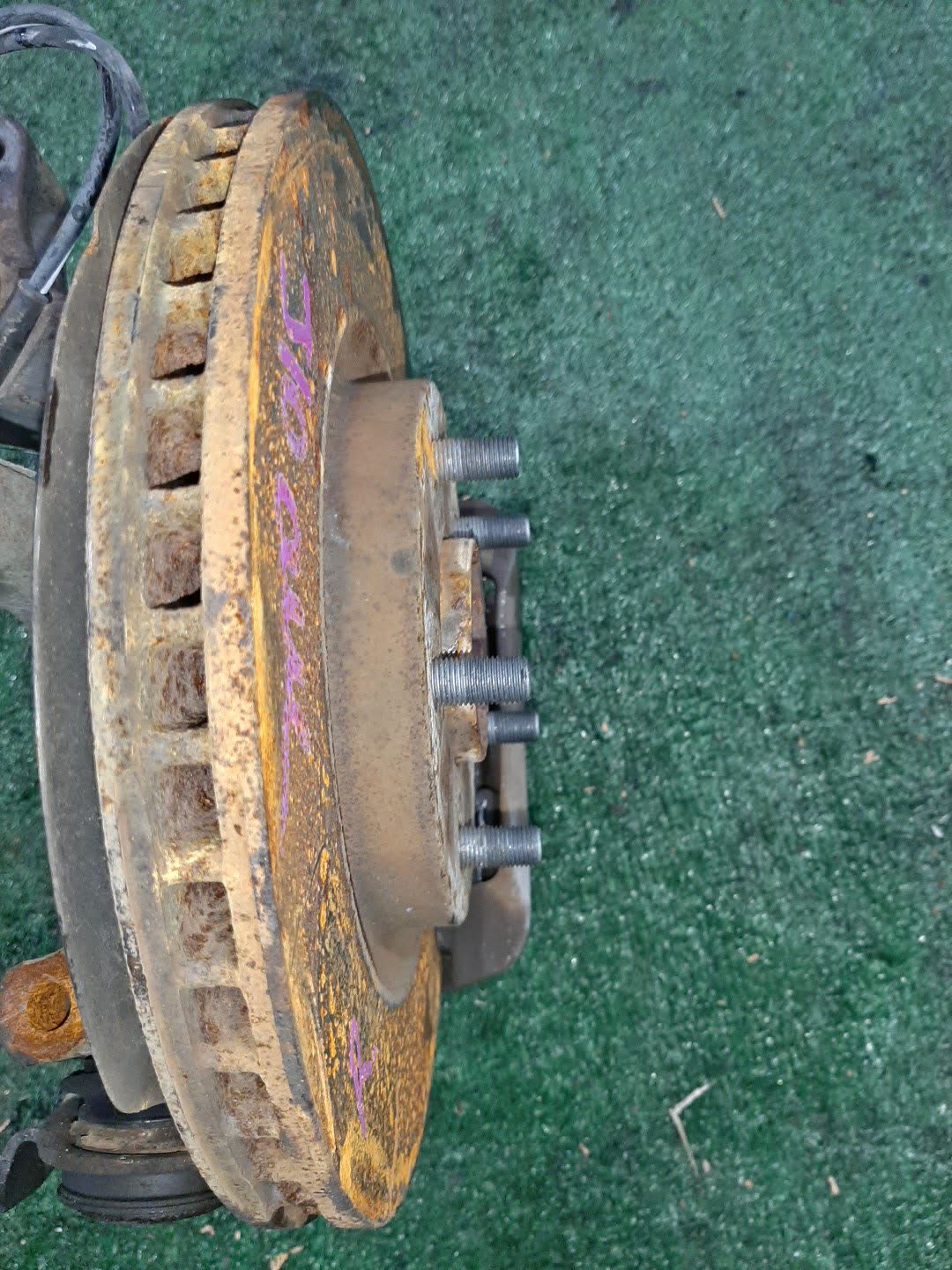 Ступица правая передняя NISSAN DUALIS J10 MR20DE 3 ракурс