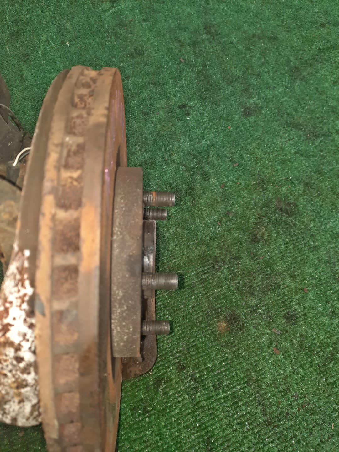 Ступица правая передняя NISSAN DUALIS NJ10 MR20DE 2 ракурс