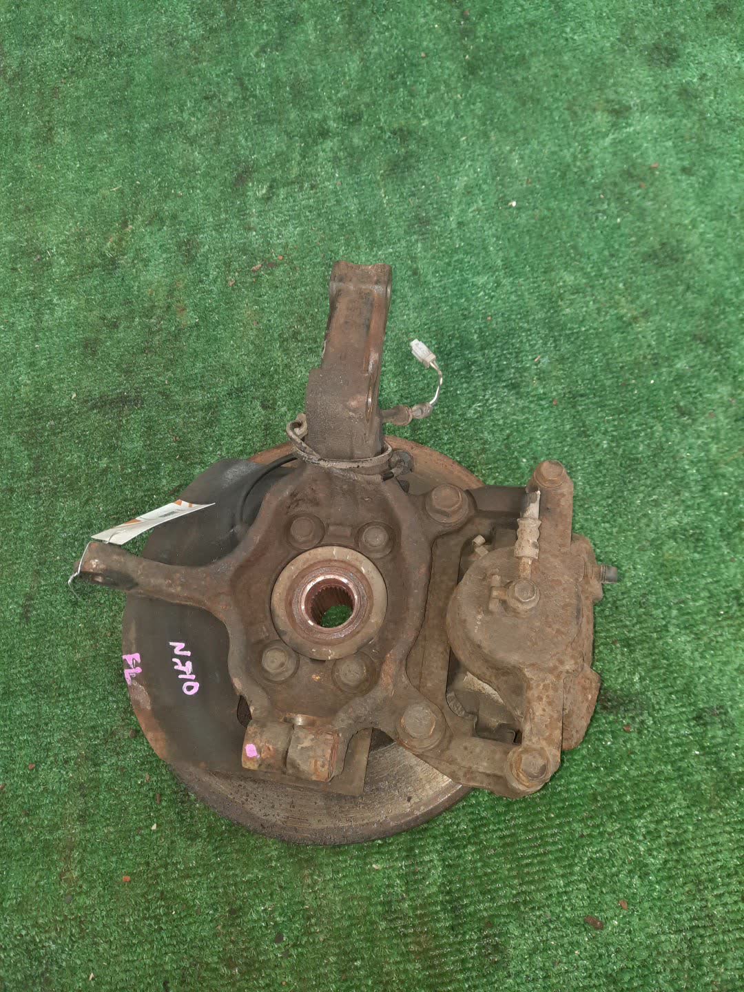 Ступица левая передняя NISSAN DUALIS NJ10 MR20DE 3 ракурс