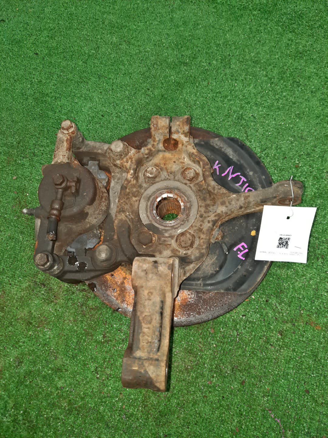 Ступица левая передняя NISSAN DUALIS NJ10 MR20DE 3 ракурс