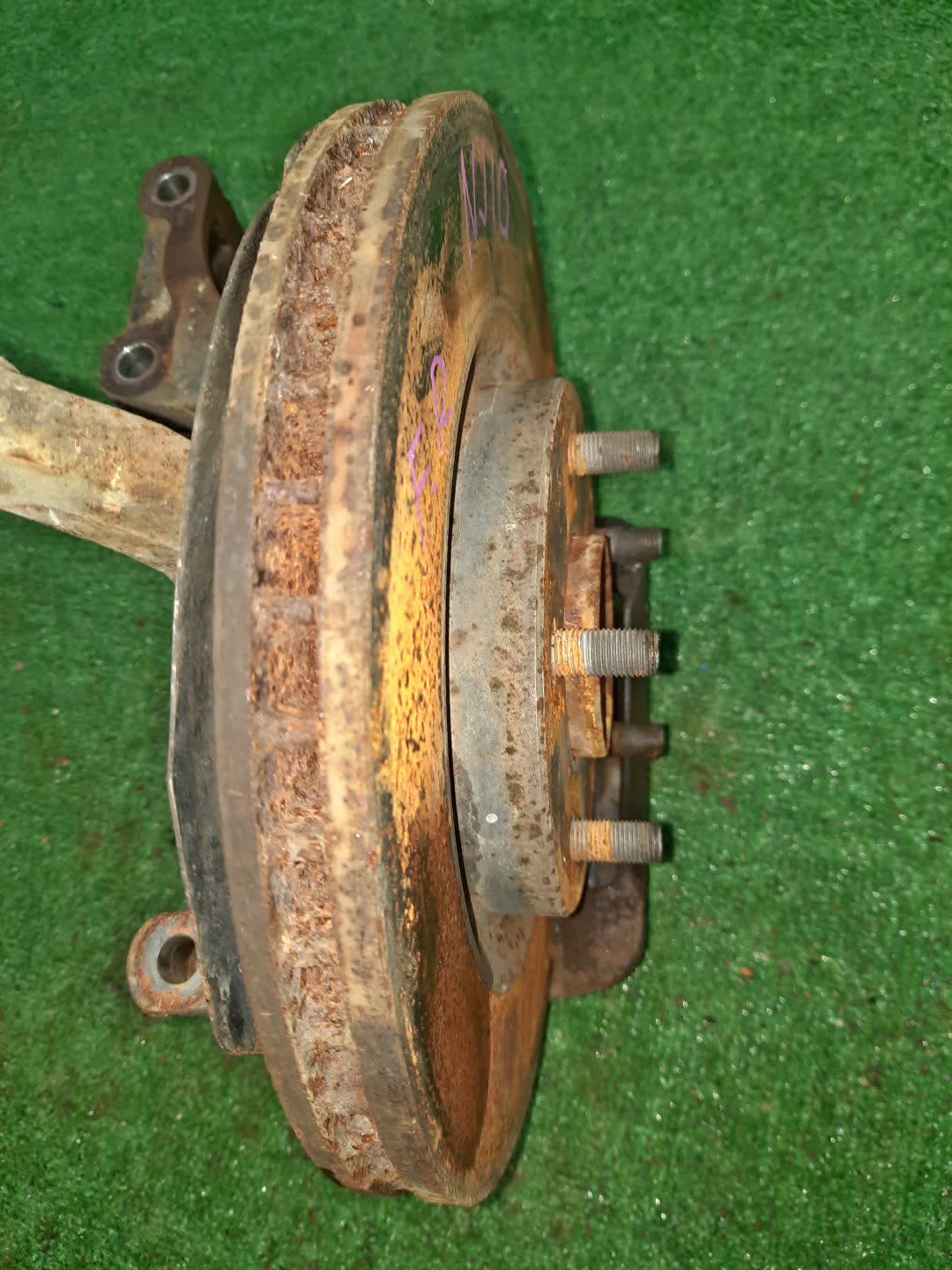 Ступица правая передняя NISSAN DUALIS NJ10 MR20DE 2 ракурс