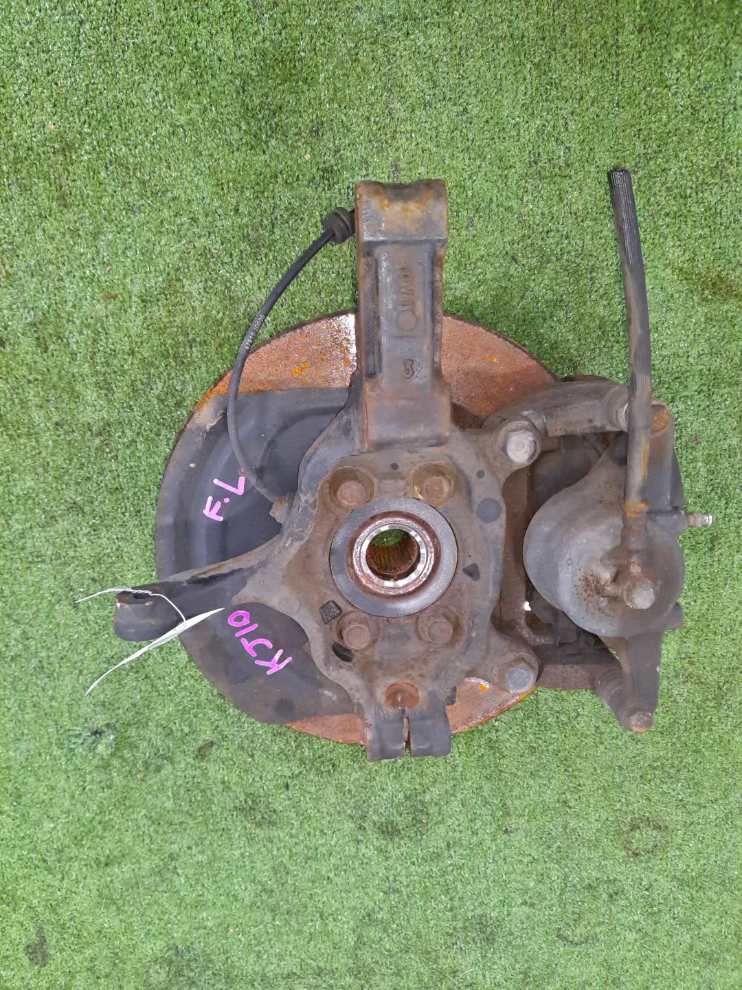 Ступица левая передняя NISSAN DUALIS J10 MR20DE 3 ракурс