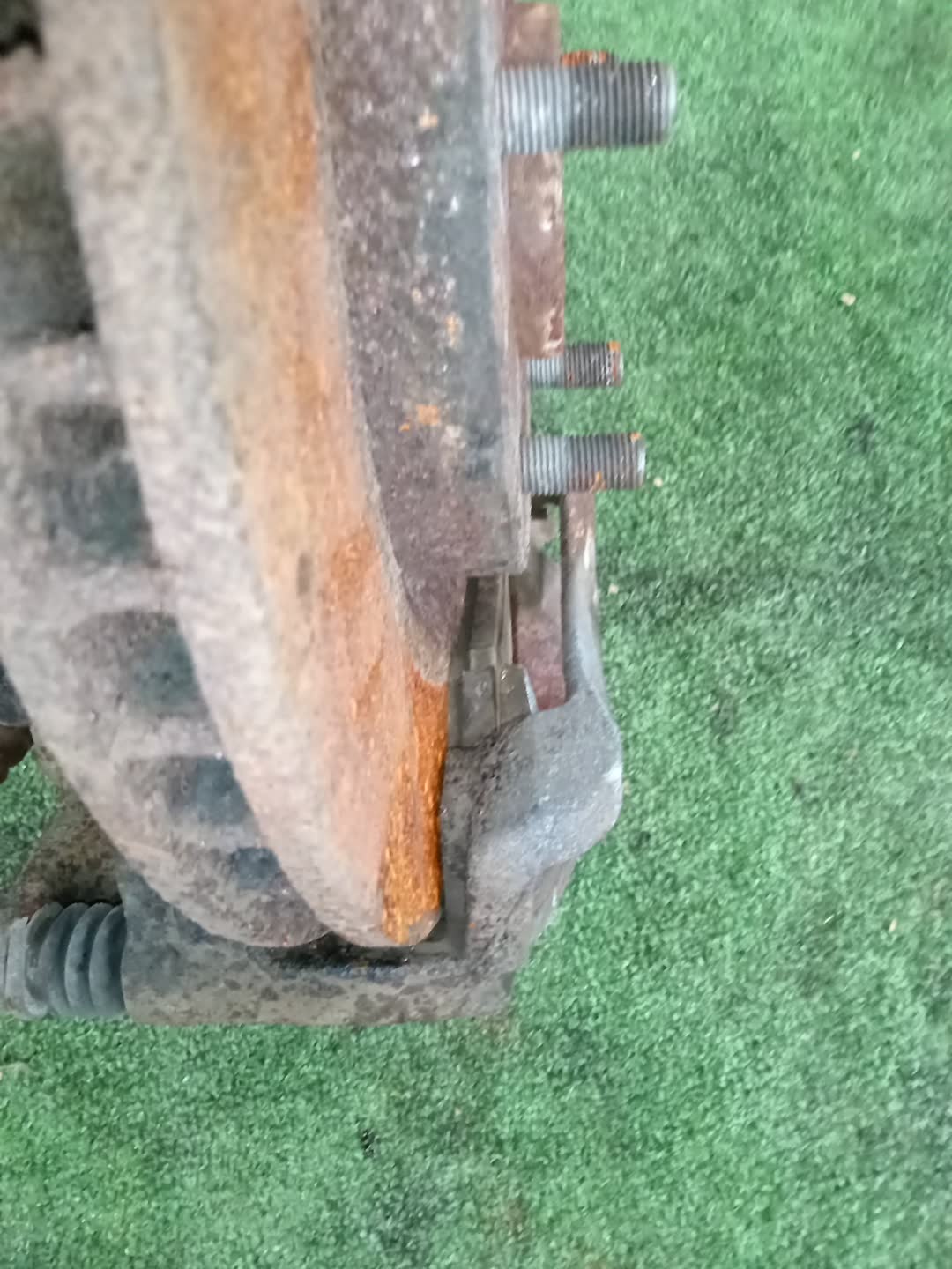 Ступица левая передняя NISSAN DUALIS NJ10 MR20DE 3 ракурс