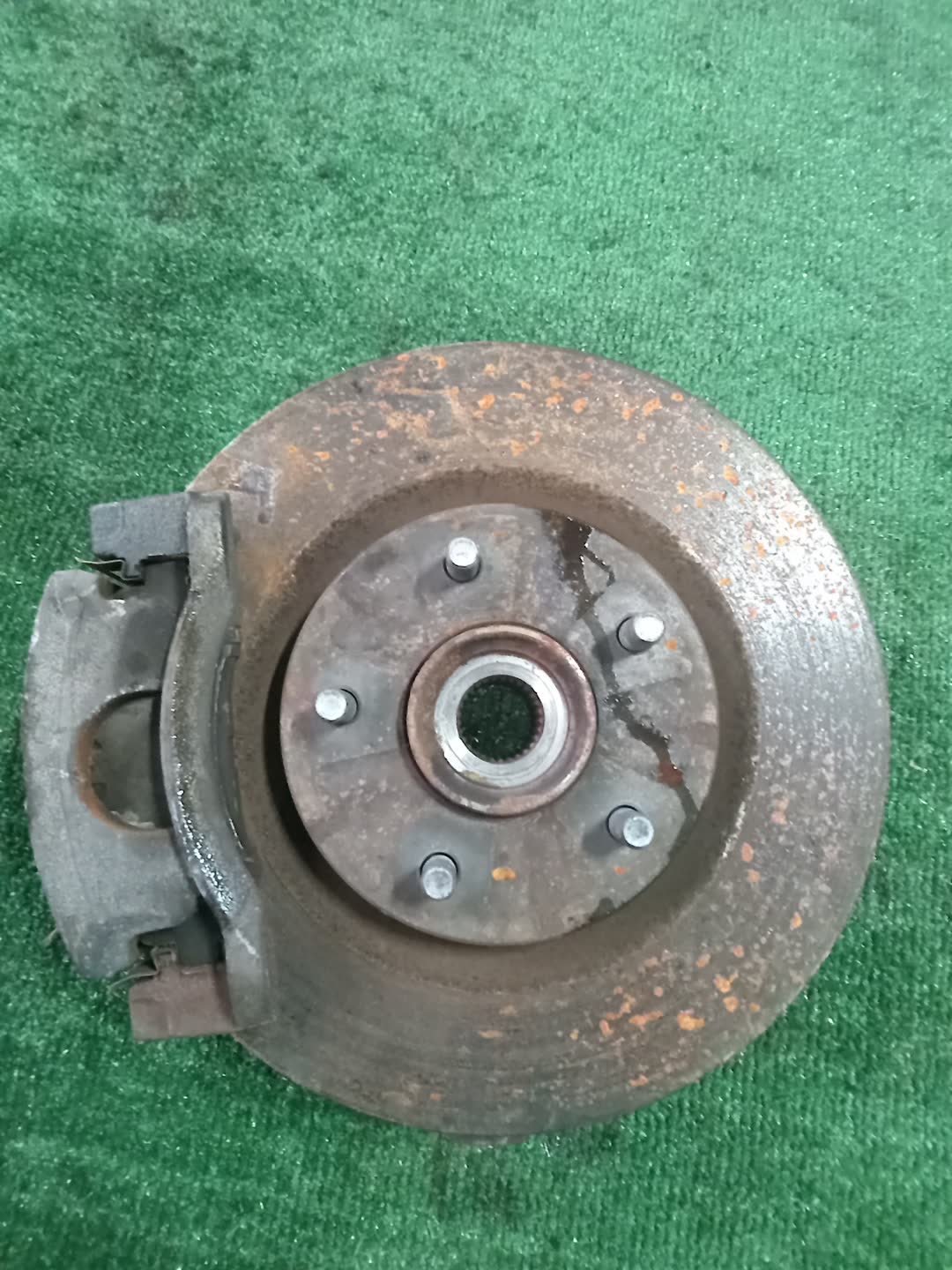 Ступица левая передняя NISSAN DUALIS J10 MR20DE 1 ракурс