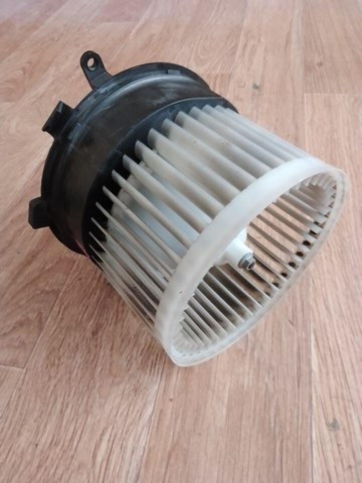 Мотор печки передний NISSAN DUALIS KNJ10 - 2 ракурс