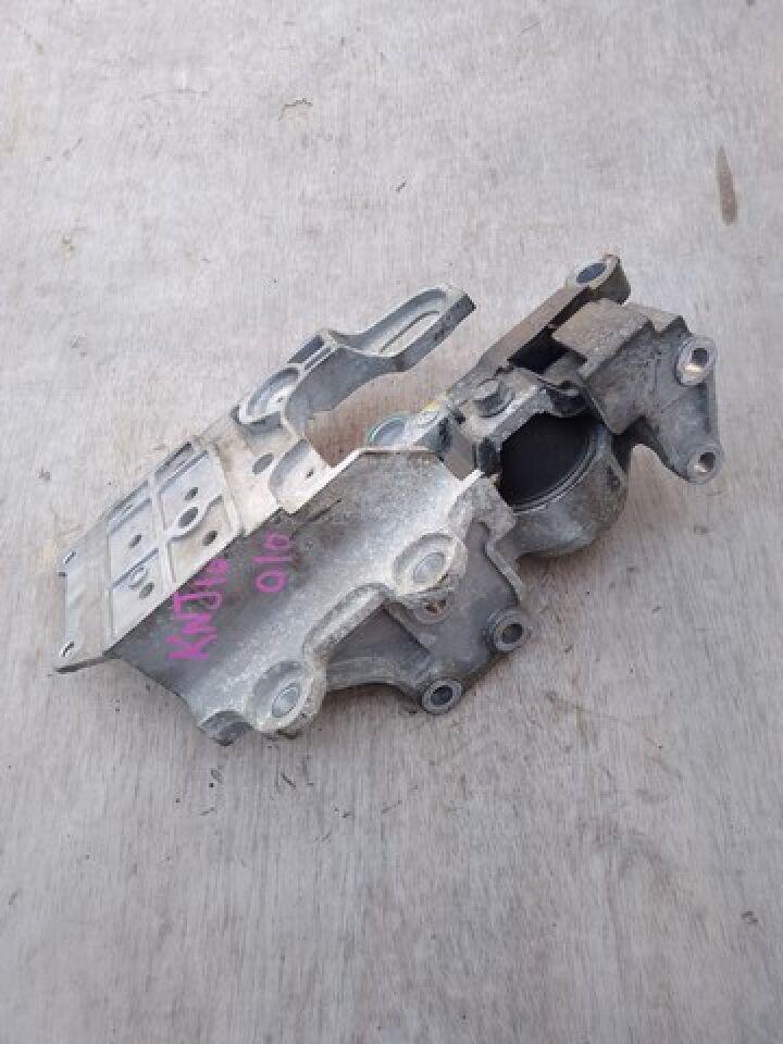 Подушка двигателя левая передняя NISSAN DUALIS KNJ10 MR20DE - 2 ракурс