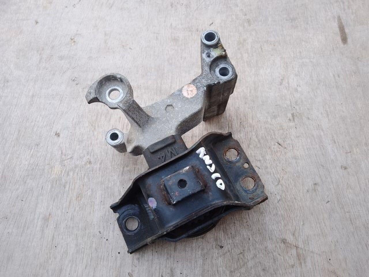 Подушка двигателя правая передняя NISSAN DUALIS KNJ10 MR20DE - 2 ракурс