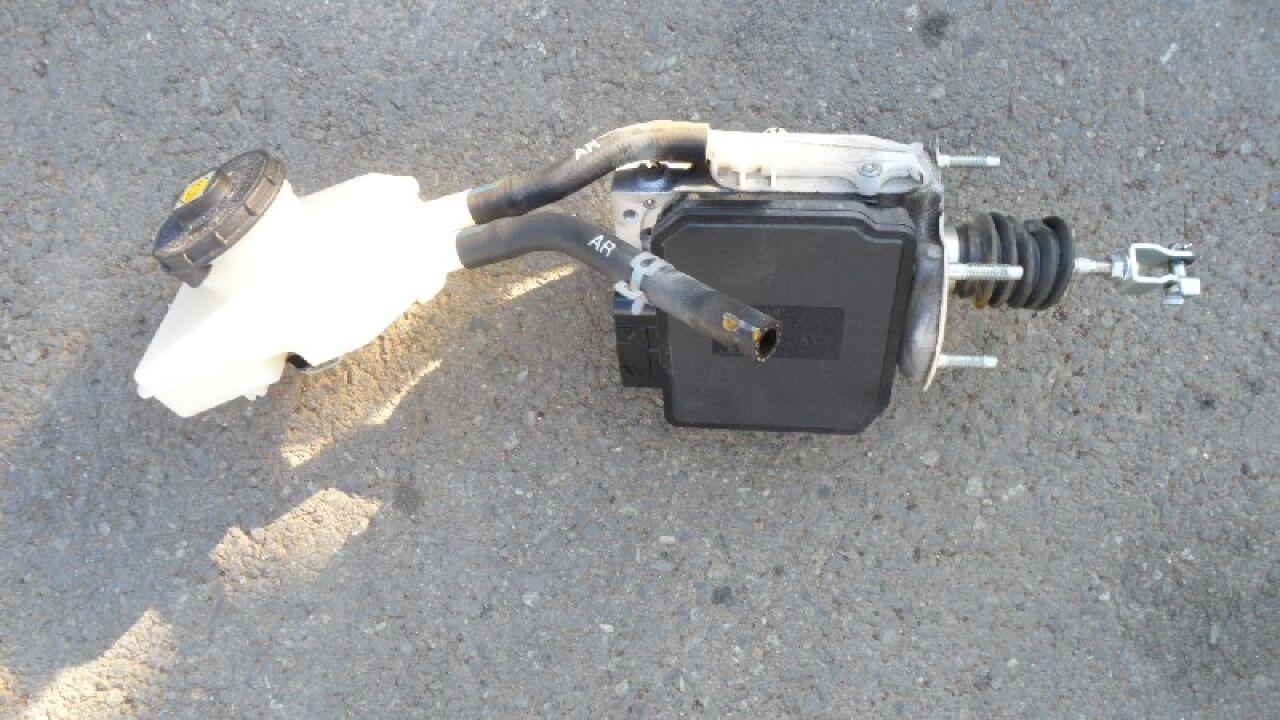 Главный тормозной цилиндр  HONDA SHUTTLE GP7 LEB ,- 1 ракурс