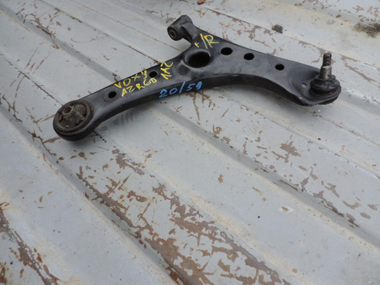 Рычаг правый передний нижний  TOYOTA VOXY AZR60G,AZR65G 1AZ-FSE ,48068-29235,48068-29245 1 ракурс