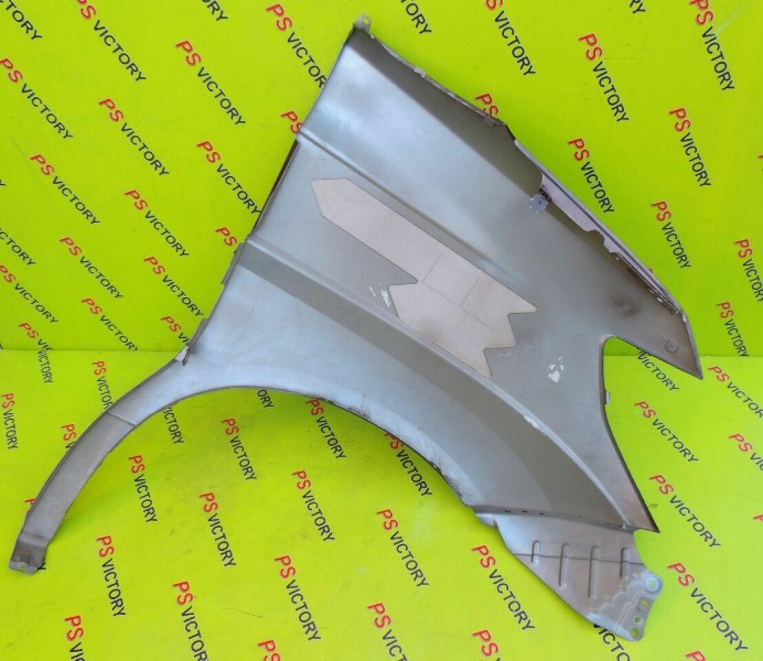 Крыло левое переднее NISSAN ELGRAND E51 - 3 ракурс