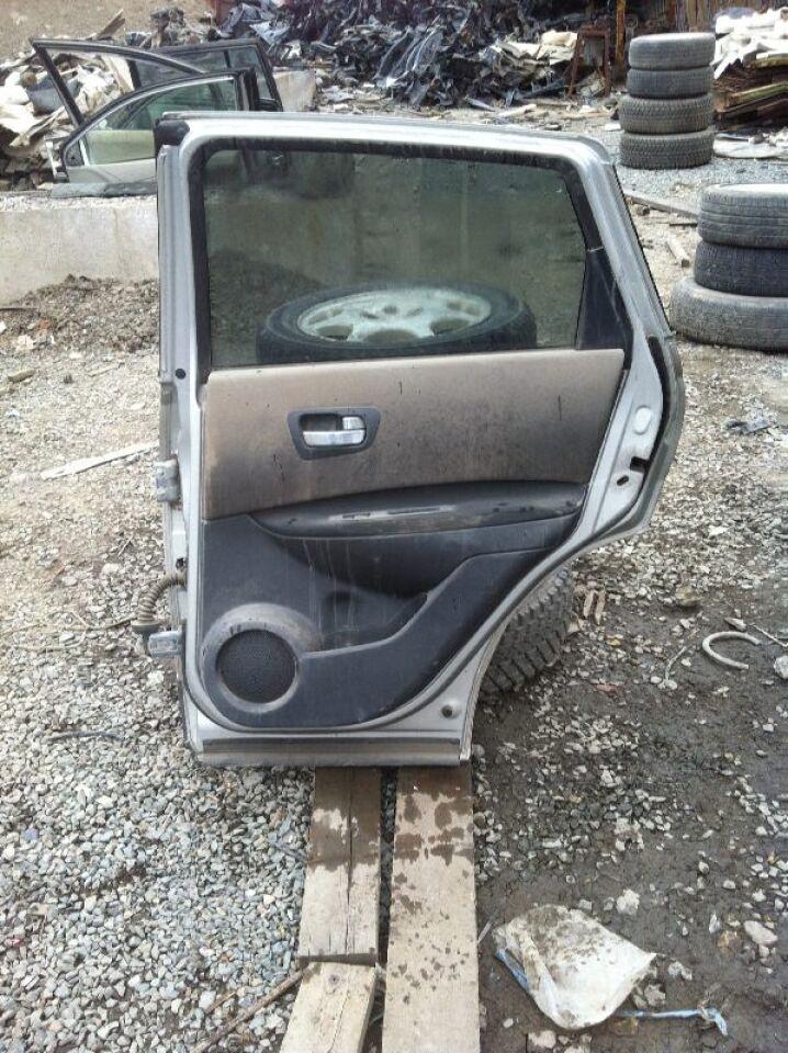 Дверь правая задняя NISSAN DUALIS J10E - 2 ракурс