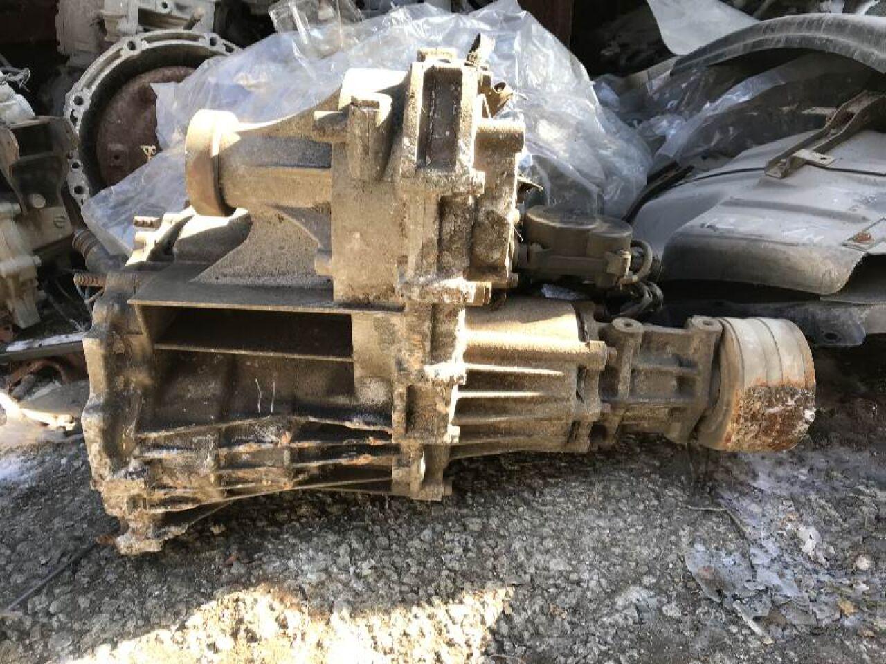 Раздаточная коробка MITSUBISHI PAJERO V65W V75W 6G74 - 3 ракурс Раздаточная коробка MITSUBISHI PAJERO V65W V75W 6G74 - 3 ракурс