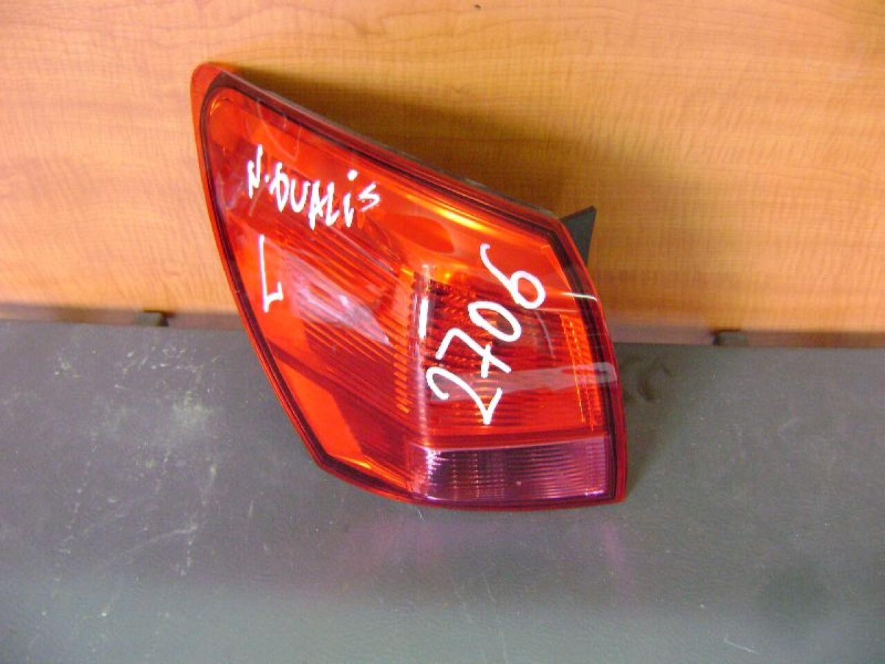 Стоп-сигнал левый NISSAN DUALIS J10E - 1 ракурс Стоп-сигнал левый NISSAN DUALIS J10E - 1 ракурс