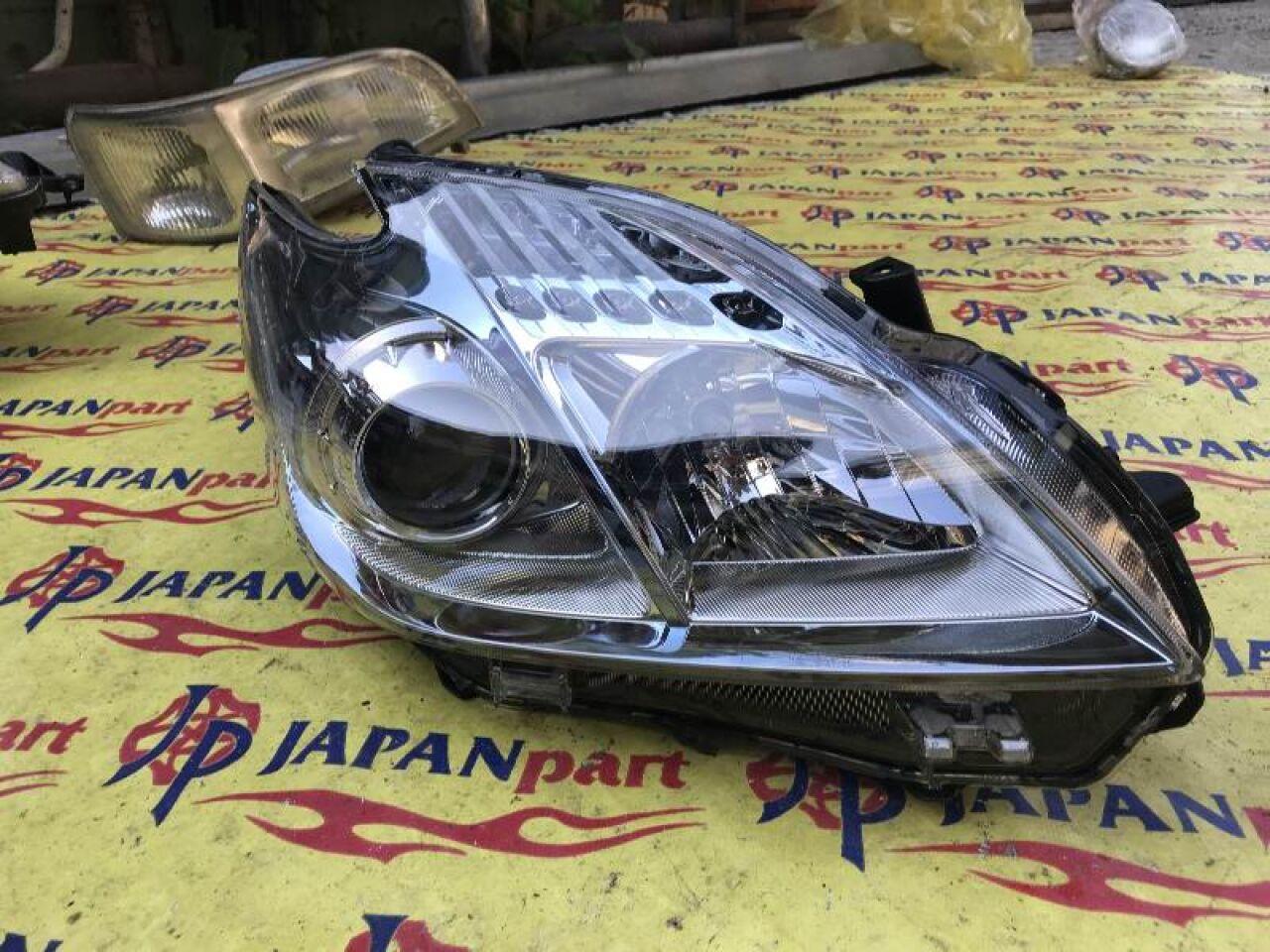 Фара правая TOYOTA PRIUS ZVW30 - 2 ракурс