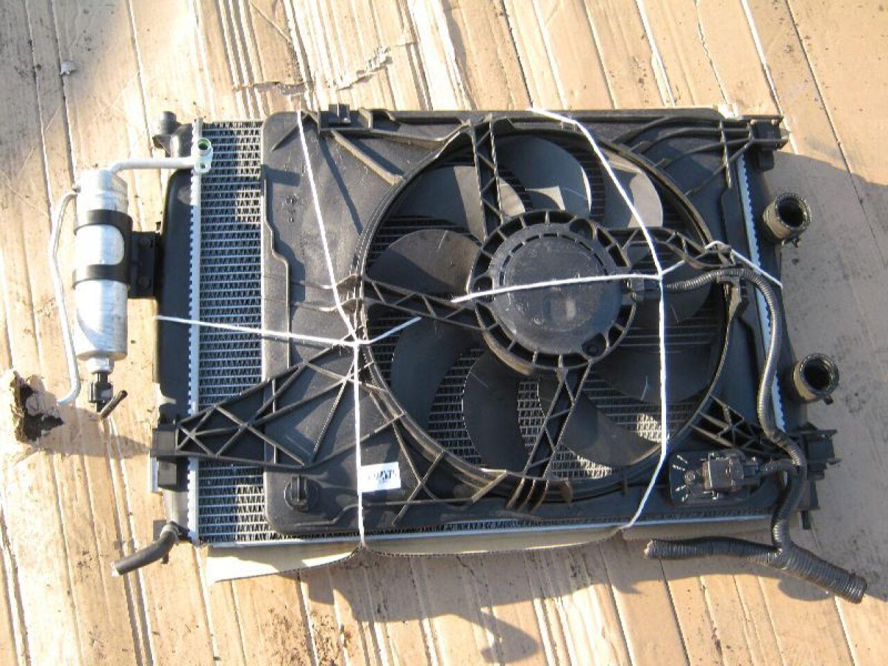 Радиатор основной NISSAN DUALIS KNJ10 MR20DE - 2 ракурс