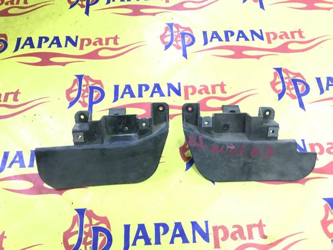 Брызговик правый задний AUDI Q7 4LB 4L0854816 4L0854815 2 ракурс