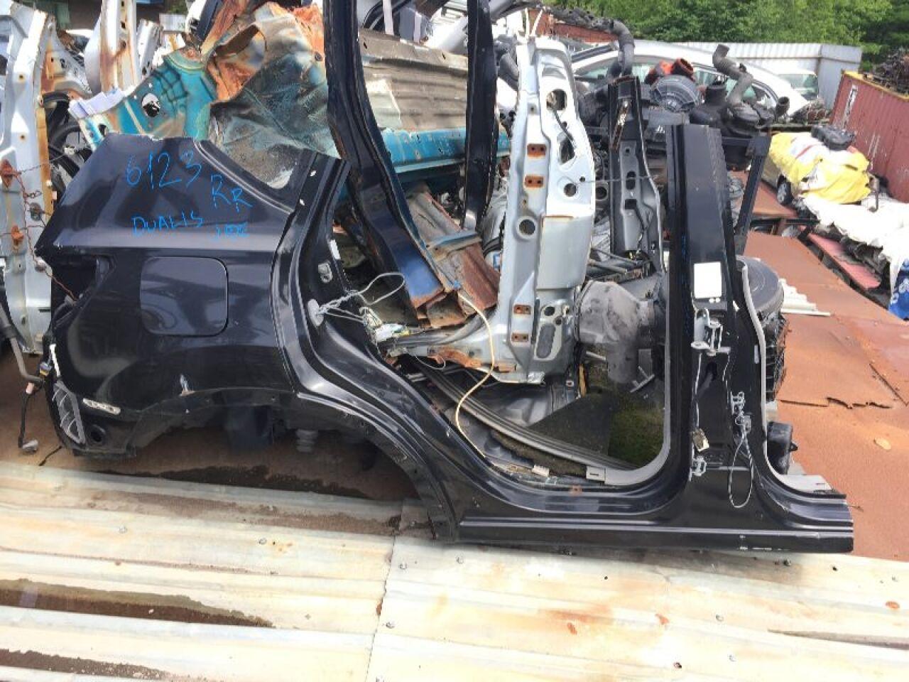 Крыло правое заднее NISSAN DUALIS KNJ10 - 1 ракурс